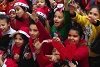 Wieviel ein Weihnachtspäckli bedeuten kann, zeigt die unbändige Freude dieser ägyptischen Mädchen (csi)