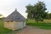 Eine Lehmhütte in der Savanne: Traditionelles Tukul im Südsudan (csi)