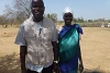 Adoir Akot Deng, die mittlerweile 30-jährige Südsudanesin, zusammen mit CSI-Projektkoordinator Franco Majok