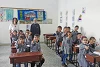 Die von CSI finanzierte christliche Schule in Homs ist für Vertriebene ein Grund zur Rückkehr. Auch die Schulleiterin und der Bischof der griechisch-orthodoxen Kirche freuen sich, dass die Schule in Betrieb ist ()