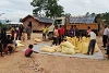 Immer mehr Flüchtlinge aus Myanmar verstecken sich in den Grenzgebieten. CSI unterstützt die Lebensmittelverteilung. csi